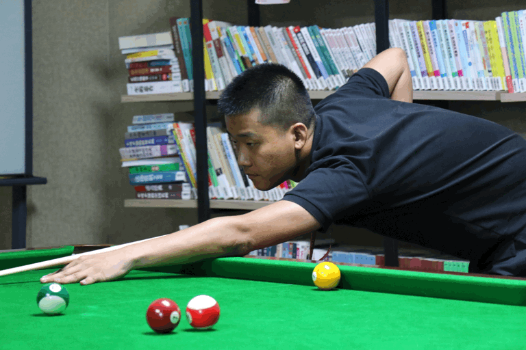 聯(lián)橋集團(tuán)2023年職工臺(tái)球賽完美收桿