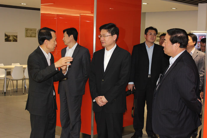 威海市委常委、統戰部長李在武視察聯橋集團