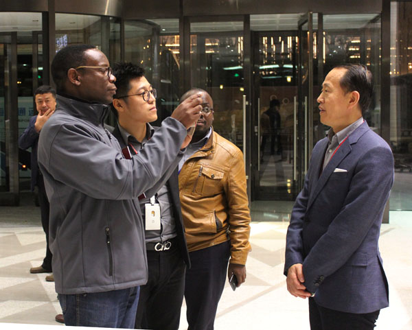 津巴布韋媒體學習交流團訪問聯橋集團