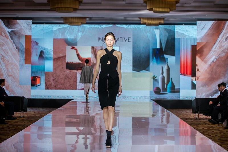 “創(chuàng)意 · 跨越 國家毛衫紗線資源共享平臺啟動儀式”在威海聯(lián)橋集團盛裝啟幕(圖39)