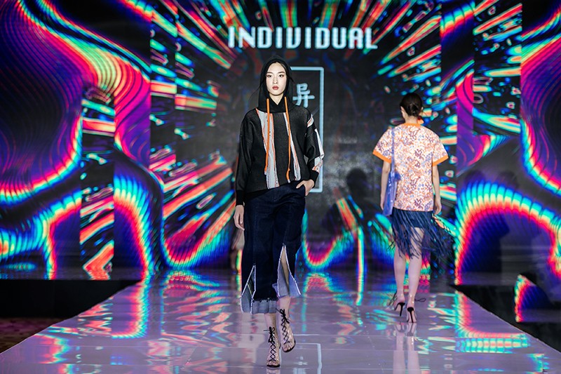 “創(chuàng)意 · 跨越 國家毛衫紗線資源共享平臺啟動儀式”在威海聯(lián)橋集團盛裝啟幕(圖53)