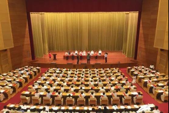 集團(tuán)黨委書記、董事長(zhǎng)慕镕鍵被授予“山東省非公有制經(jīng)濟(jì)人士?jī)?yōu)秀中國(guó)特色社會(huì)主義事業(yè)建設(shè)者”稱號(hào)