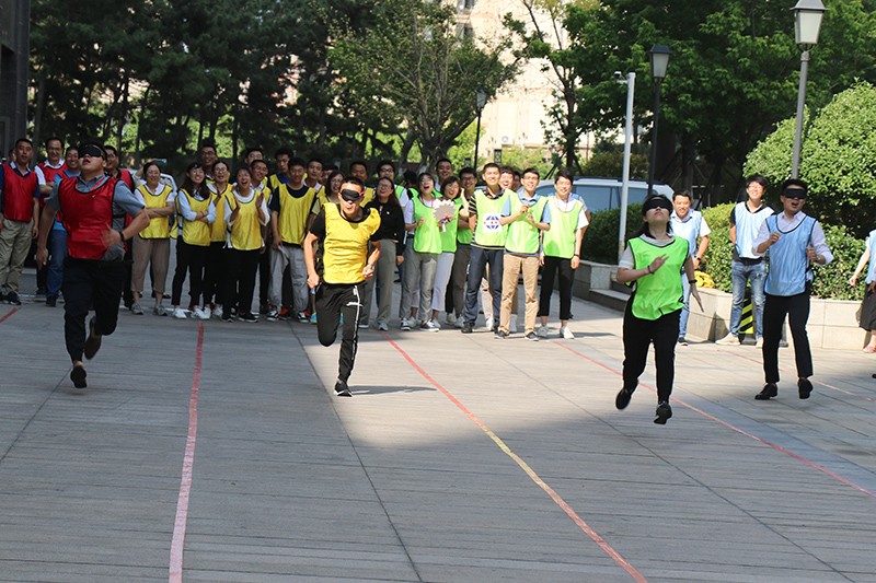 聯橋集團黨委舉辦【光耀先鋒 “新新”向榮】主題黨建活動(圖2)