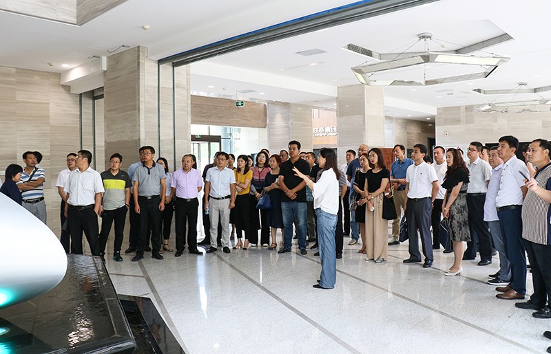 威海市屬國有企業黨務干部培訓班到聯橋集團觀摩黨建工作