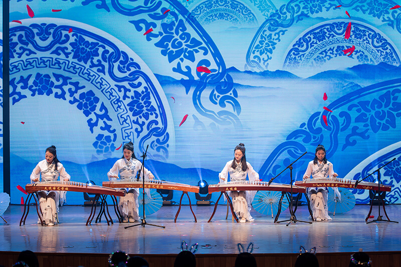 歡欣鼓舞迎新春,滿懷豪情攀高峰 | 聯橋集團2020迎新春聯歡晚會激情開演(圖18)