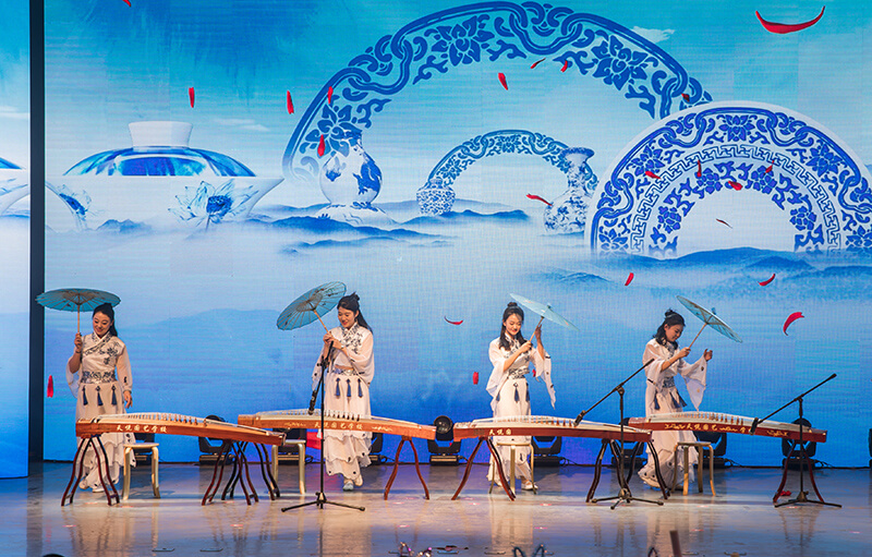 歡欣鼓舞迎新春,滿懷豪情攀高峰 | 聯橋集團2020迎新春聯歡晚會激情開演(圖17)