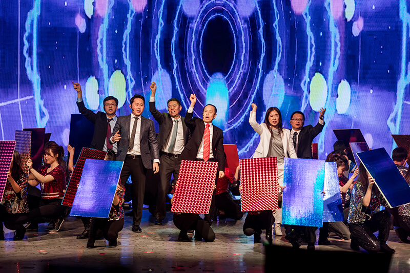 歡欣鼓舞迎新春,滿懷豪情攀高峰 | 聯橋集團2020迎新春聯歡晚會激情開演(圖47)
